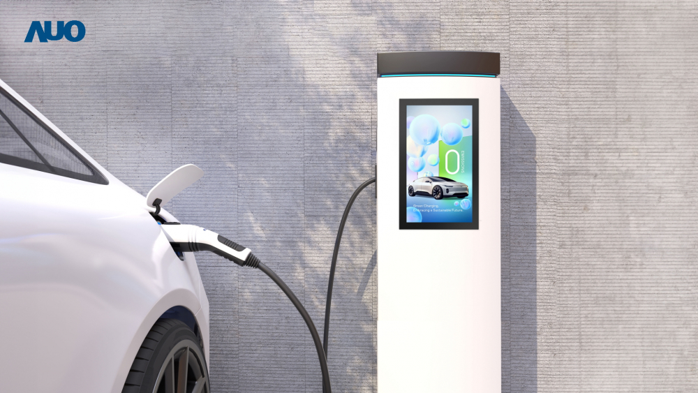 友達〝EVSE車用充電樁解決方案〞專為電動汽車充電樁設計，具有高亮度、克服戶外艱難環境的耐溫、耐紫外線等特性，並搭載散熱性及擴充性強的高效能工業電腦，可實現人機互動訴求，如資訊顯示、支付等應用
