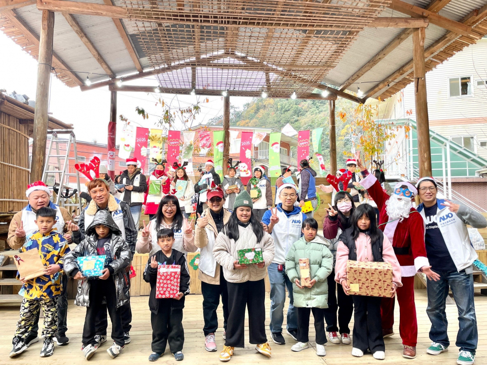 友達永續基金會號召「圓夢計畫」行動連續23年，由同仁凝聚內部愛心與資源送往偏鄉，累積為逾萬名兒童圓夢，實踐友達共創共好的永續精神。